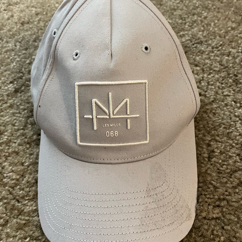 Les mills hat - men or women